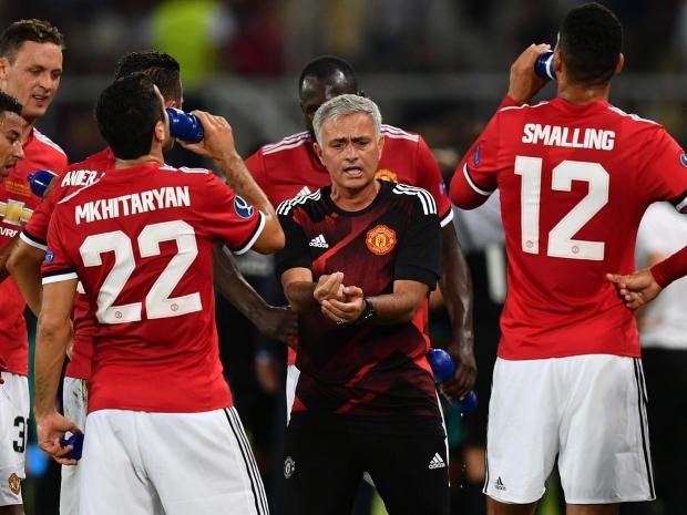 Mercato - Manchester United : Une décision forte de Mourinho pour l’avenir de trois joueurs ?  