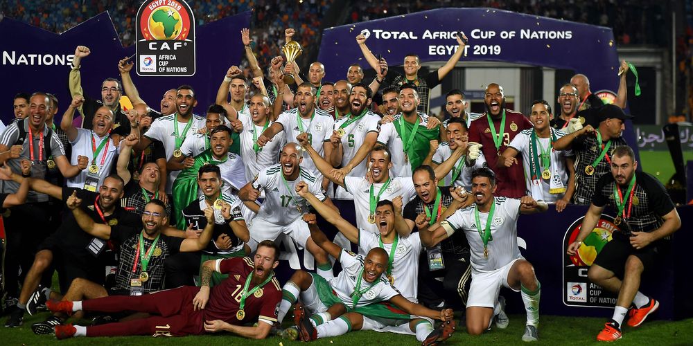 Igalo-butteur et l'Algérie brillante.