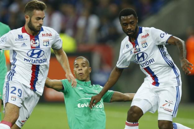Nkoulou titulaire, qualifié en demi-finale de Ligue Europe avec Lyon