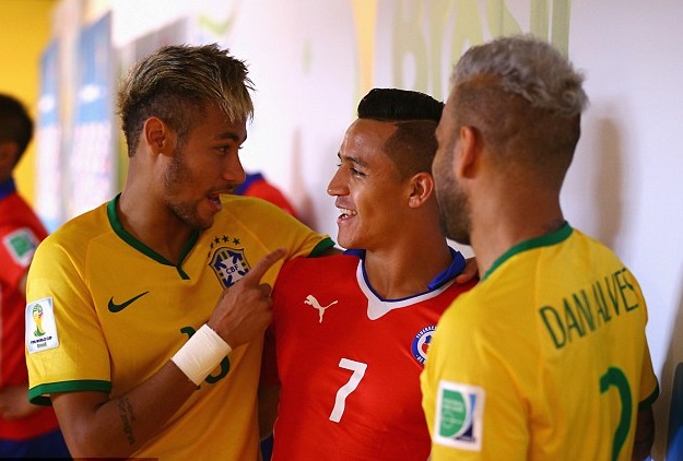  PSG-Mercato: Neymar et Alves essaieraient de convaincre Sanchez de les rejoindre à Paris