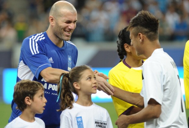 Zinedine Zidane refuse d'exclure pas un potentiel transfert de Neymar au Real Madrid cet été
