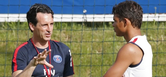 Tensions entre le capitaine Silva et le coach Emery au PSG