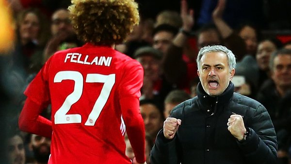 Manchester United : Fellaini prolonge, Mourinho réagit !