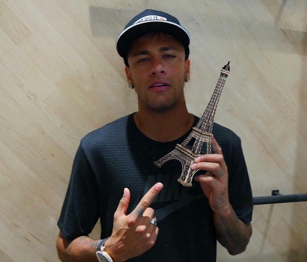 OFFICIEL : Le Barça annonce le départ de Neymar